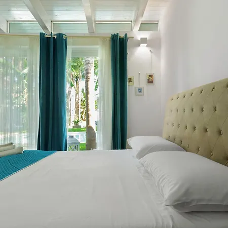Maison Menhir, With Private Pool 빌라 *